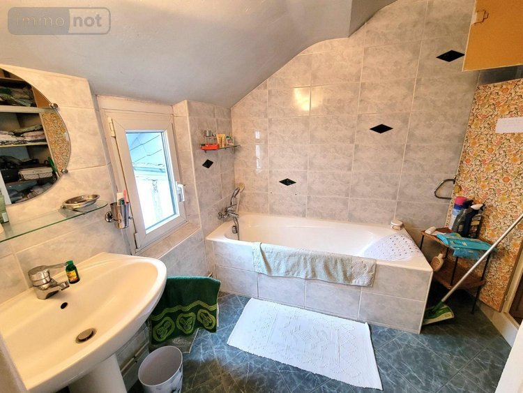 Fonds et murs commerciaux a vendre Châteaudun 28200 Eure-et-Loir 17 m2  112750 euros