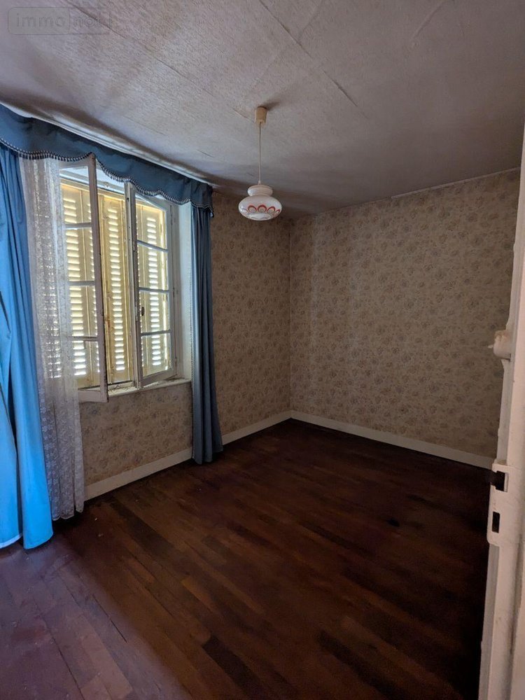 Immeuble a vendre Nogent-le-Rotrou 28400 Eure-et-Loir 210 m2  148400 euros