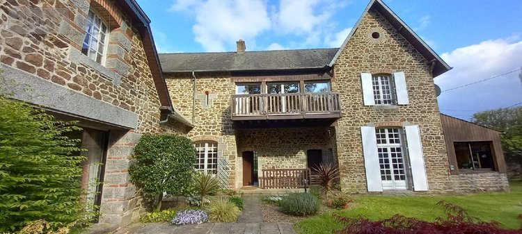 Maison a vendre Fougères 35300 Ille-et-Vilaine 230 m2 7 pièces 379455 euros