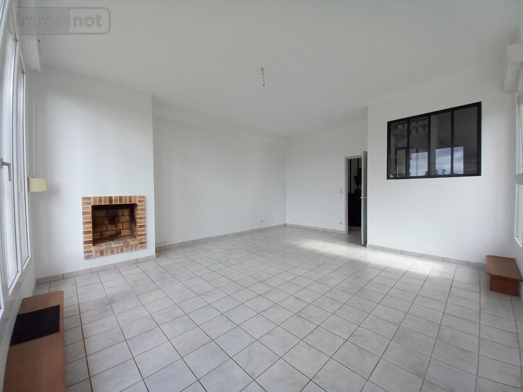 Location appartement Fougères 35300 Ille-et-Vilaine 90 m2 4 pièces 920 euros
