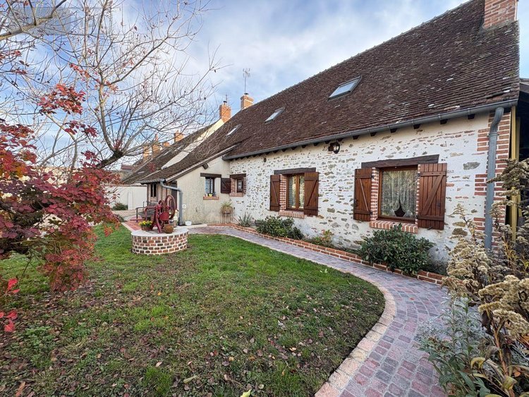 Maison a vendre Selles-Saint-Denis 41300 Loir-et-Cher 180 m2 9 pièces 284580 euros