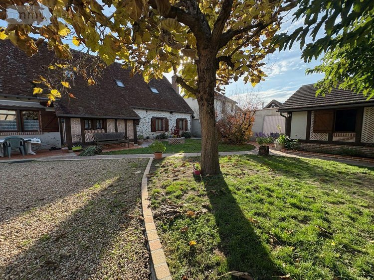 Maison a vendre Selles-Saint-Denis 41300 Loir-et-Cher 180 m2 9 pièces 284580 euros