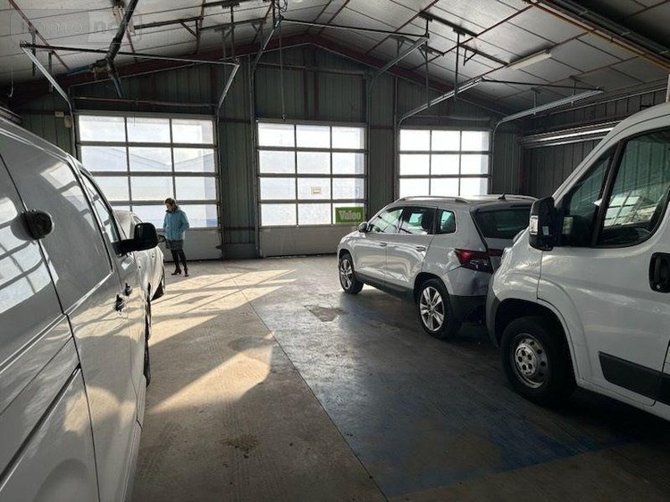 Location fonds et murs commerciaux Poulainville 80260 Somme 1060 m2  8000 euros