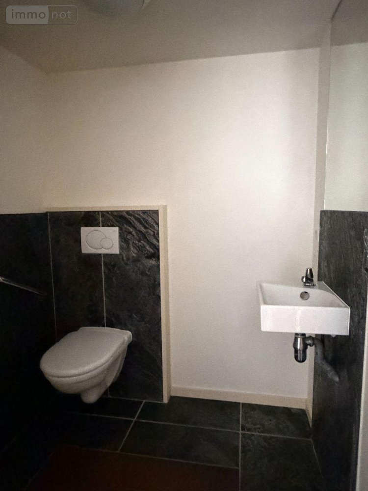 Location fonds et murs commerciaux Pont-Aven 29930 Finistère 40 m2  1300 euros