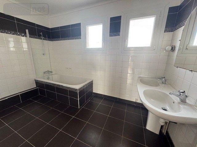 Immeuble a vendre Mellac 29300 Finistère 191 m2  312000 euros