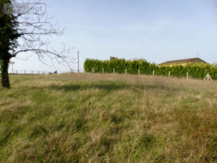 Terrain a batir a vendre Les Essards 16210 Charente 2929 m2  25503 euros