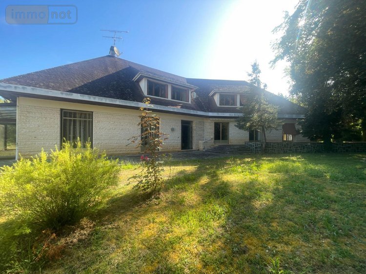 Maison a vendre Javerlhac et la Chapelle Saint Robert 24300 Dordogne 334 m2 7 pièces 197950 euros
