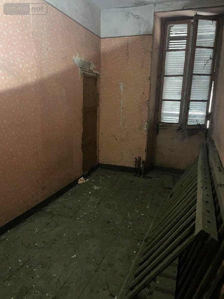 Immeuble a vendre Ribérac 24600 Dordogne 93 m2  29900 euros