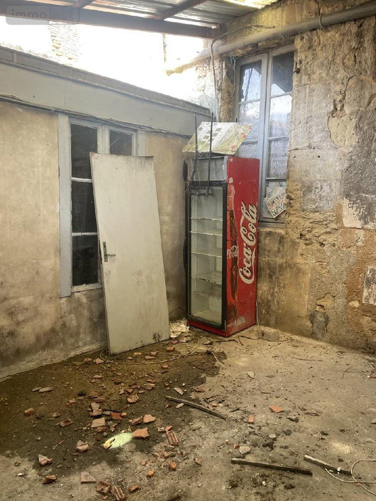 Fonds et murs commerciaux a vendre Ribérac 24600 Dordogne 93 m2  55000 euros