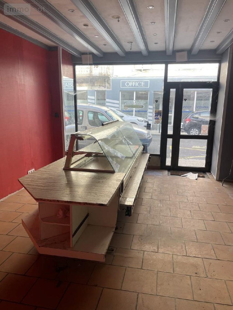 Fonds et murs commerciaux a vendre Ribérac 24600 Dordogne 93 m2  55000 euros