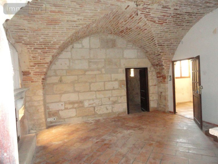 Immeuble a vendre Saint-Gilles 30800 Gard 578 m2  199280 euros