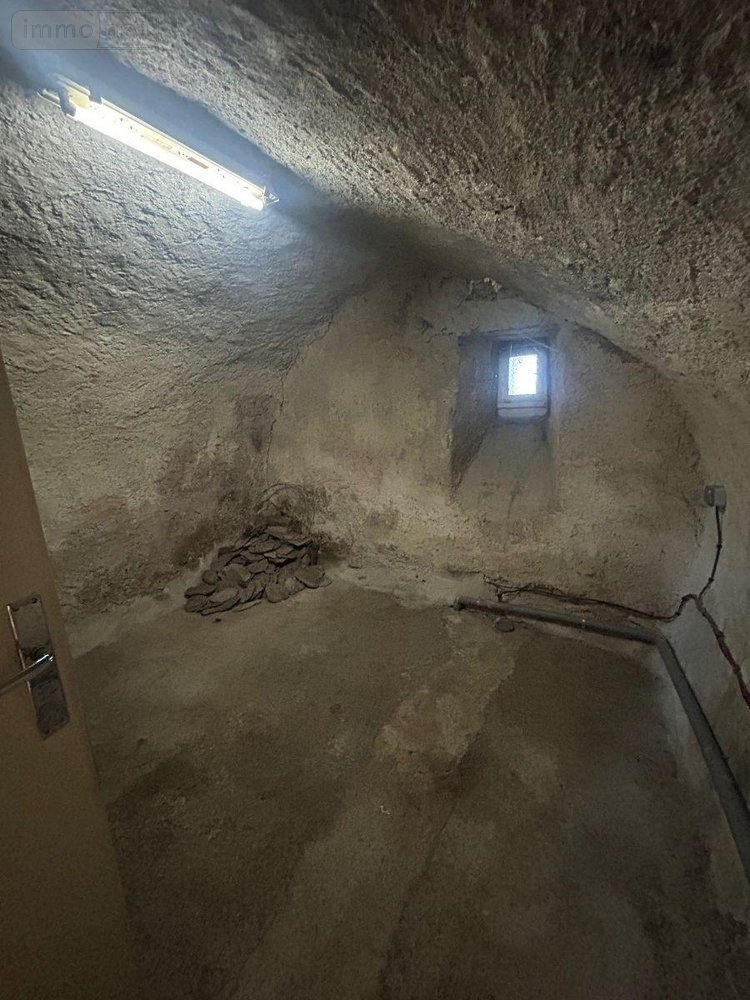 Maison a vendre Chalvignac 15200 Cantal 85 m2  201400 euros