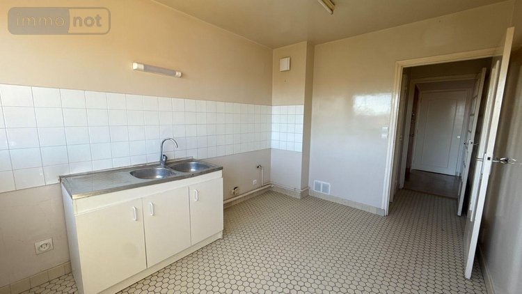 Appartement a vendre Châlons-en-Champagne 51000 Marne 94 m2 5 pièces 119000 euros