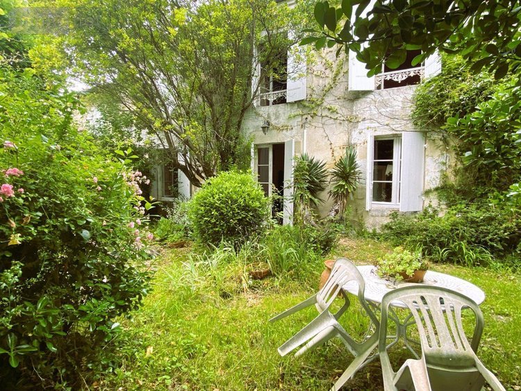 Maison a vendre Saint-Romain-la-Virvée 33240 Gironde 225 m2 7 pièces 200000 euros