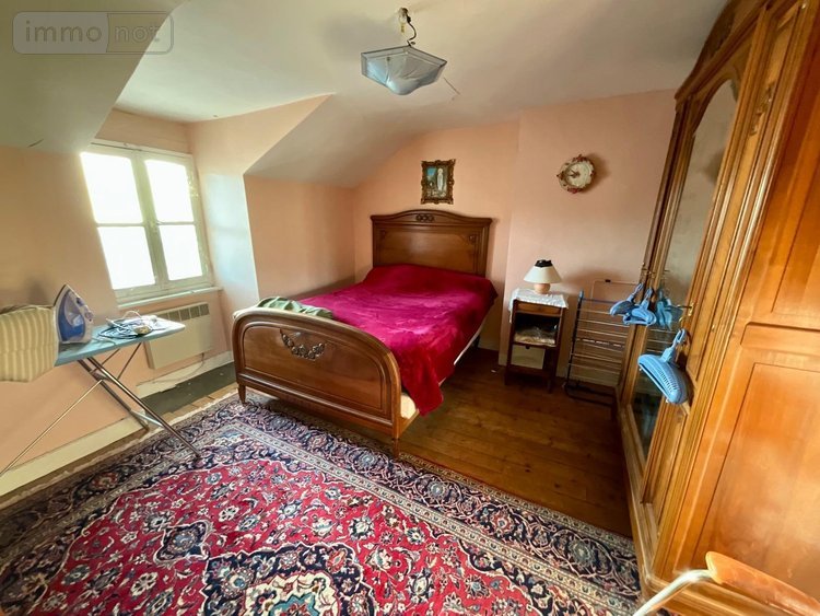 Immeuble a vendre Saint-Priest-Taurion 87480 Haute-Vienne 239 m2  33000 euros