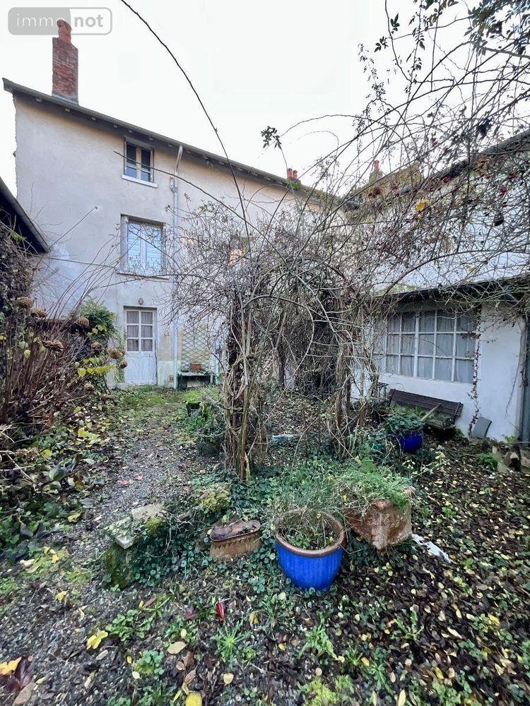 Immeuble a vendre Saint-Priest-Taurion 87480 Haute-Vienne 239 m2  33000 euros