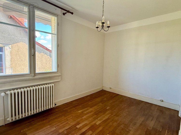 Maison a vendre Saint-Amand-Montrond 18200 Cher 63 m2 4 pièces 68900 euros