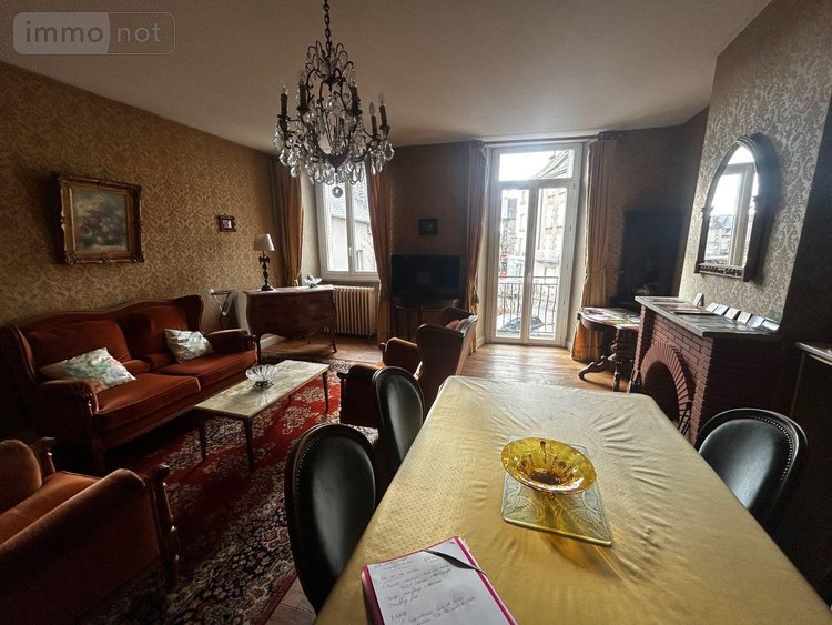 Immeuble a vendre Pleaux 15700 Cantal 200 m2  135680 euros