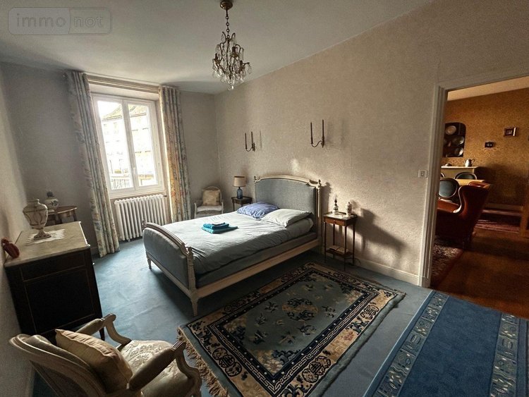 Immeuble a vendre Pleaux 15700 Cantal 200 m2  135680 euros