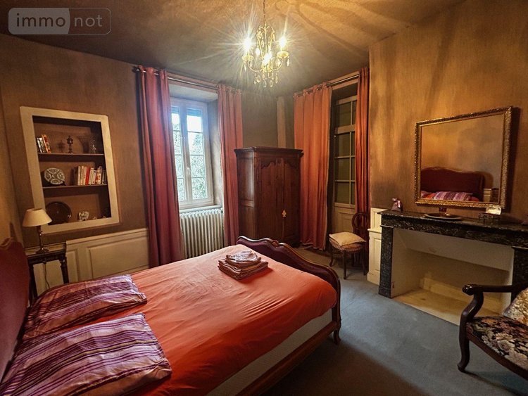 Immeuble a vendre Pleaux 15700 Cantal 200 m2  135680 euros
