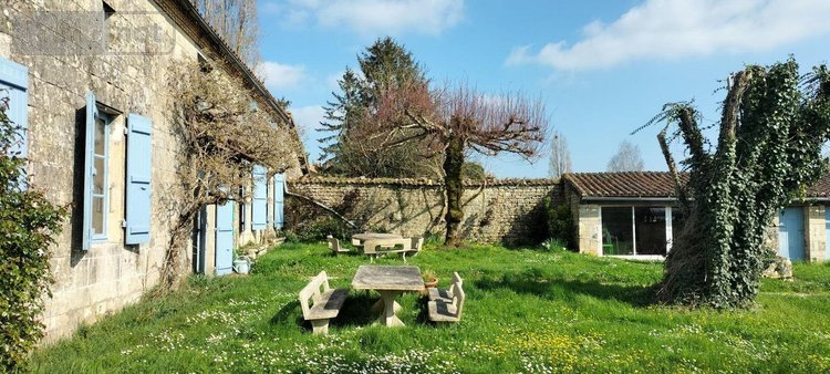Maison a vendre Melleran 79190 Deux-Sèvres 562 m2 12 pièces 265000 euros
