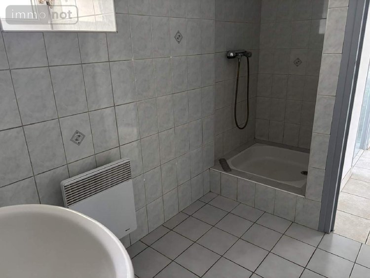 Fonds et murs commerciaux a vendre Plouider 29260 Finistère 80 m2  290000 euros