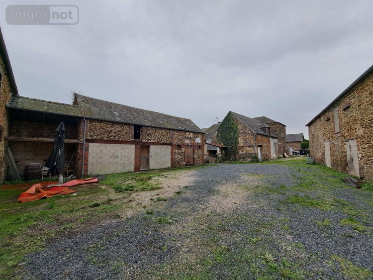 Immeuble a vendre Le Tronquay 14490 Calvados 135 m2  106400 euros