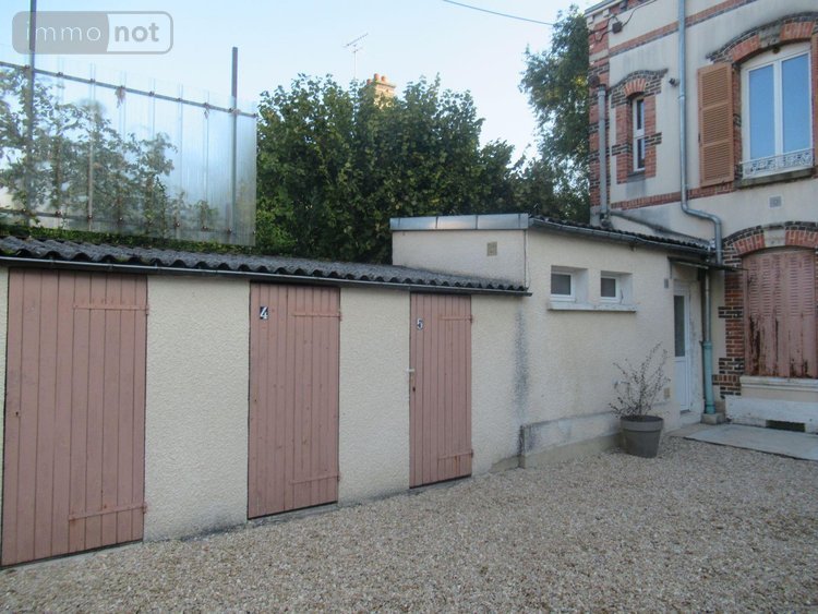 Immeuble a vendre Sainte-Savine 10300 Aube 258 m2  392000 euros