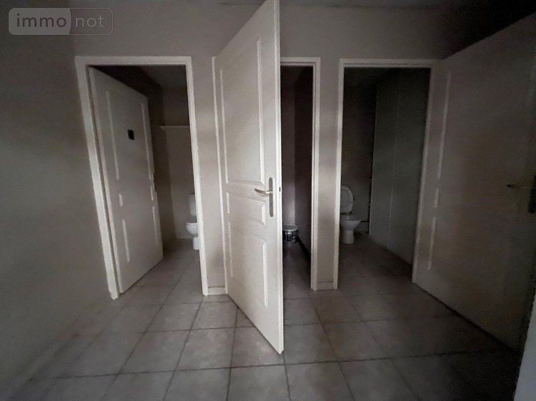 Fonds et murs commerciaux a vendre Hazebrouck 59190 Nord  282000 euros