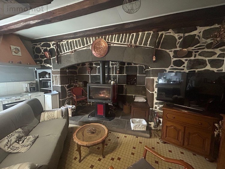 Maison a vendre Anglards-de-Salers 15380 Cantal 165 m2  159000 euros