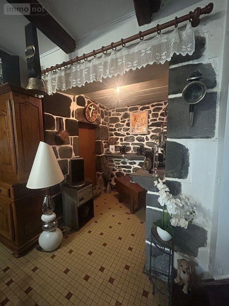 Maison a vendre Anglards-de-Salers 15380 Cantal 165 m2  159000 euros