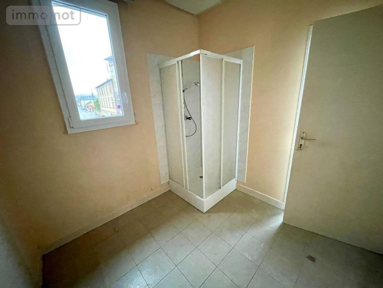 Fonds et murs commerciaux a vendre Rethel 08300 Ardennes  198700 euros