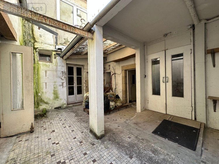 Immeuble a vendre Douarnenez 29100 Finistère 241 m2  212360 euros