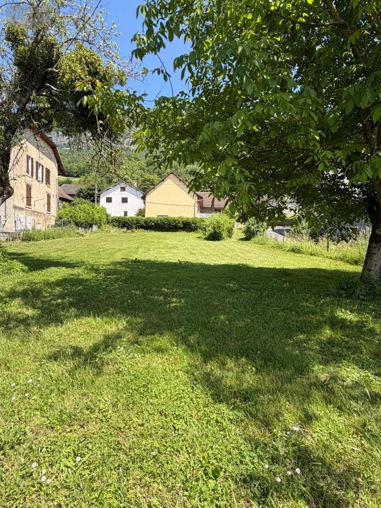 Terrain a batir a vendre Serrières-en-Chautagne 73310 Savoie 1672 m2  80000 euros