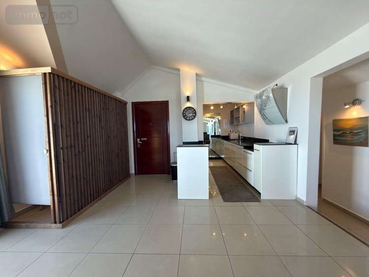 Appartement a vendre Sainte-Clotilde 97490 Réunion 79 m2 4 pièces 285000 euros