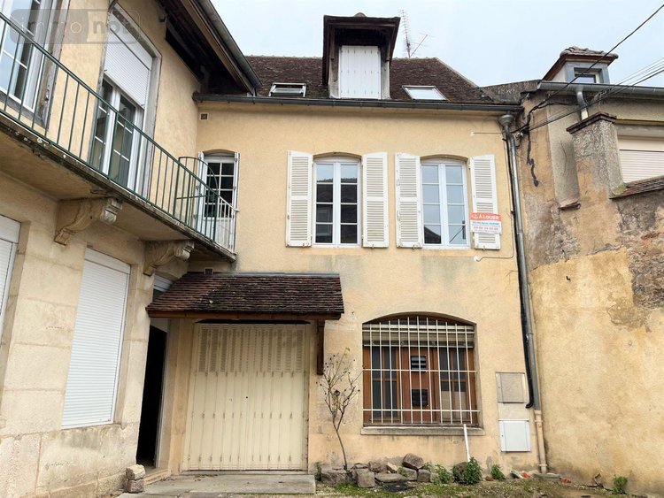 Location appartement Avallon 89200 Yonne 61 m2 3 pièces 585 euros