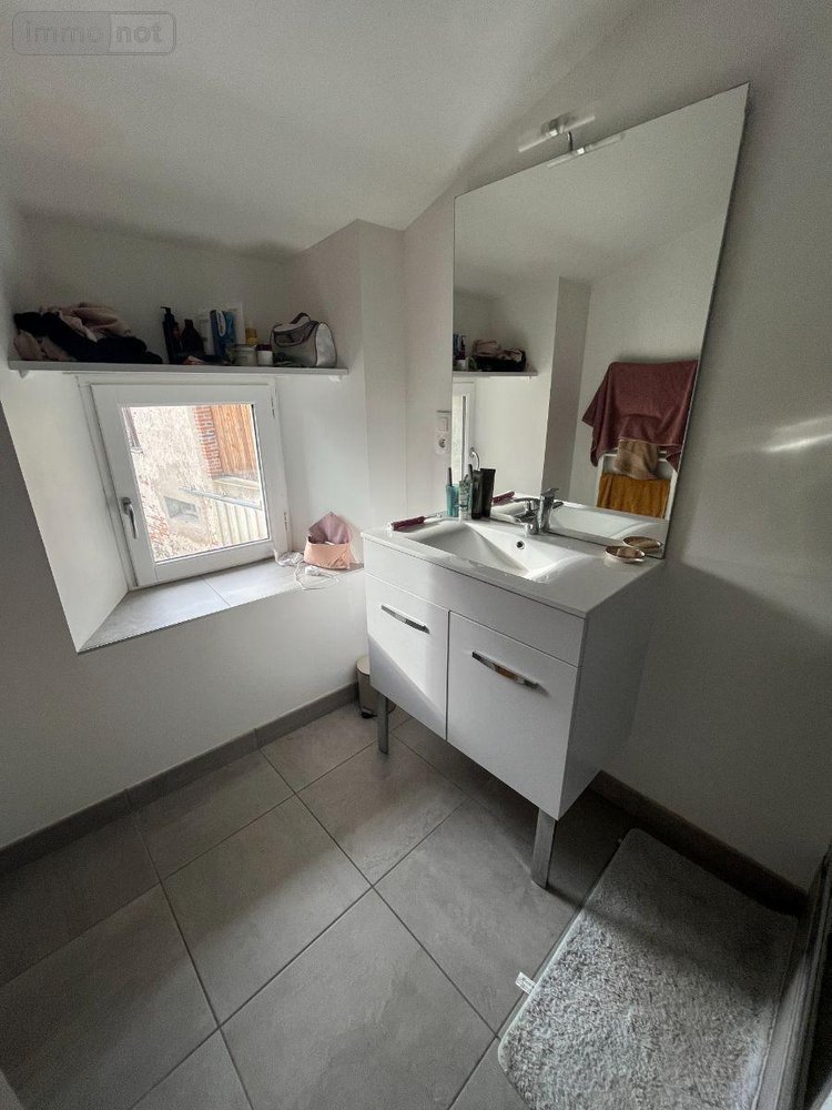 Immeuble a vendre Chemillé-en-Anjou 49120 Maine-et-Loire 140 m2  310500 euros