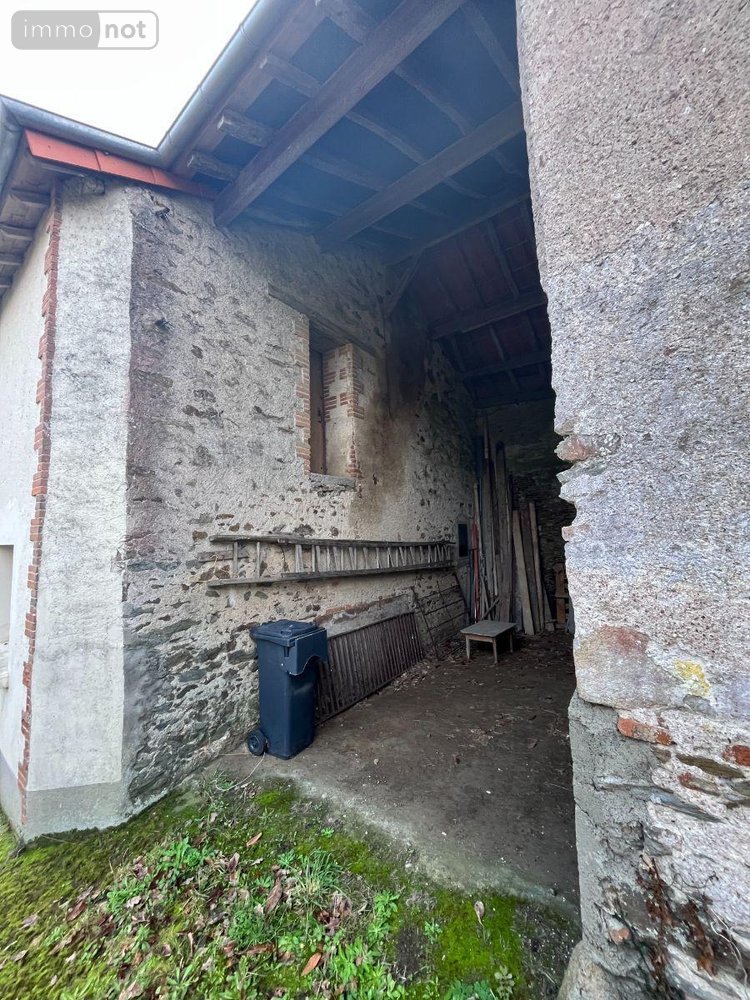 Immeuble a vendre Chemillé-en-Anjou 49120 Maine-et-Loire 140 m2  310500 euros