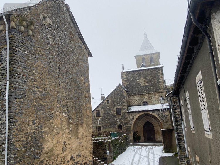 Maison a vendre Pleaux 15700 Cantal 73 m2  68900 euros