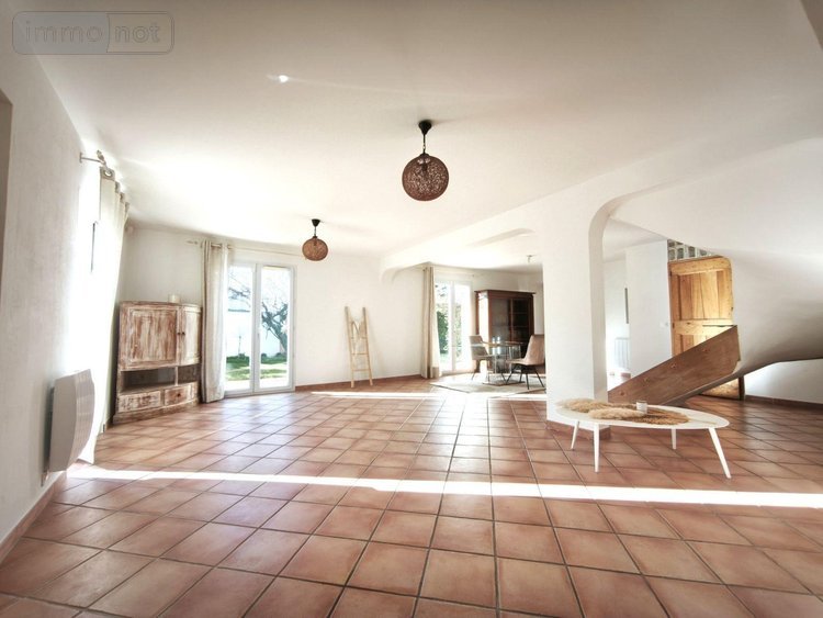 propriete a vendre Mouriès 13890 Bouches-du-Rhône 211 m2 7 pièces 688000 euros