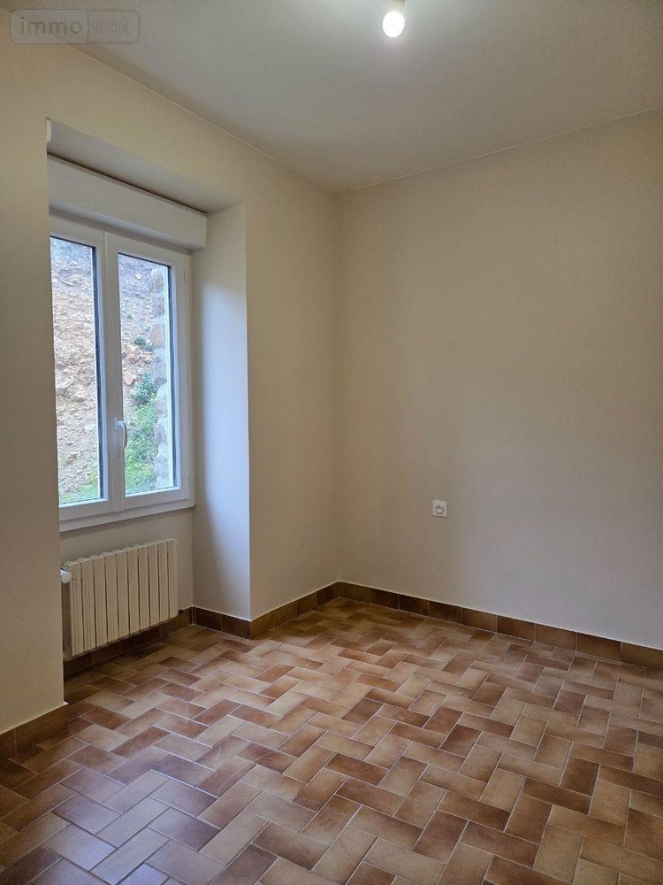 Location maison Saint-Aubin-du-Désert 53700 Mayenne 76 m2 6 pièces 490 euros