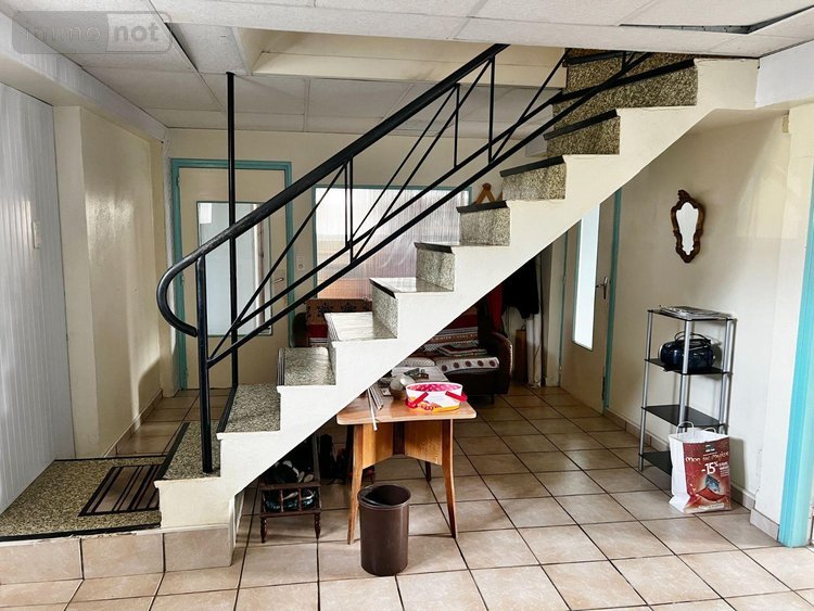 Maison a vendre Scaër 29390 Finistère 179 m2 11 pièces 178080 euros