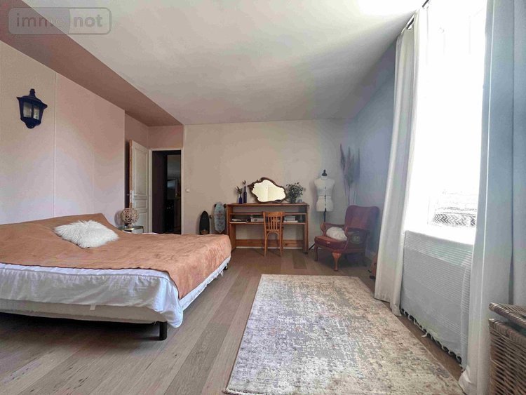 propriete a vendre Saint-Martin-de-Sescas 33490 Gironde 1022 m2 22 pièces 800000 euros