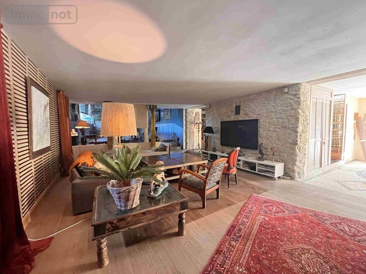 propriete a vendre Saint-Martin-de-Sescas 33490 Gironde 1022 m2 22 pièces 800000 euros