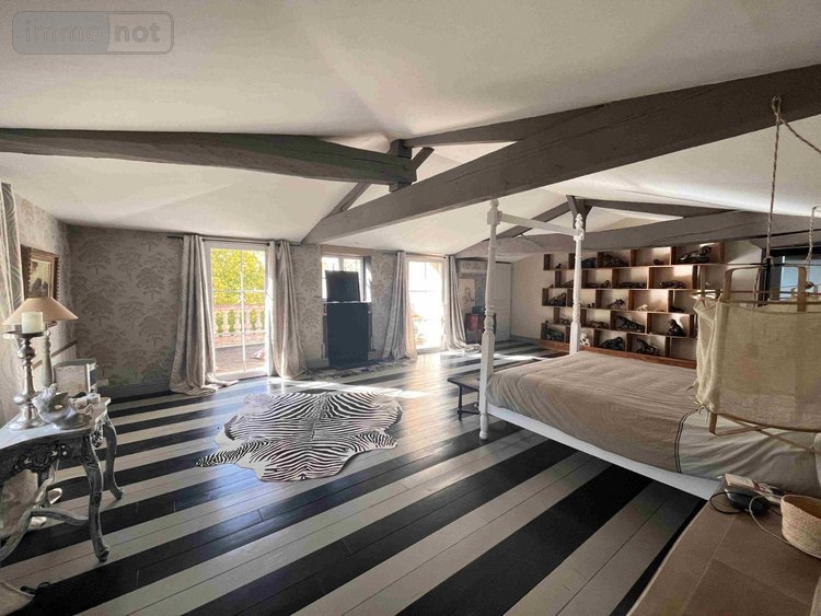 propriete a vendre Saint-Martin-de-Sescas 33490 Gironde 1022 m2 22 pièces 800000 euros