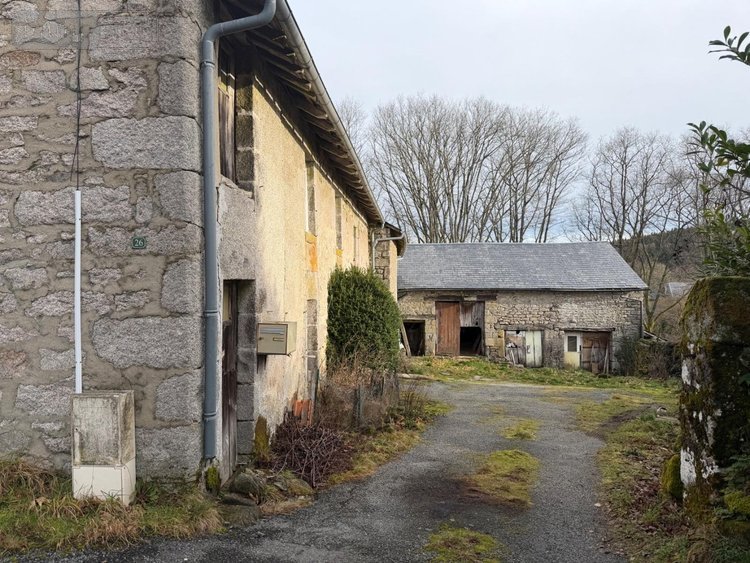 Maison a vendre Saint-Léger-la-Montagne 87340 Haute-Vienne 134 m2 6 pièces 53000 euros