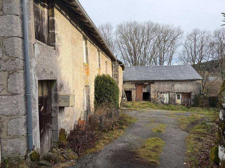 Maison a vendre Saint-Léger-la-Montagne 87340 Haute-Vienne 134 m2 6 pièces 53000 euros