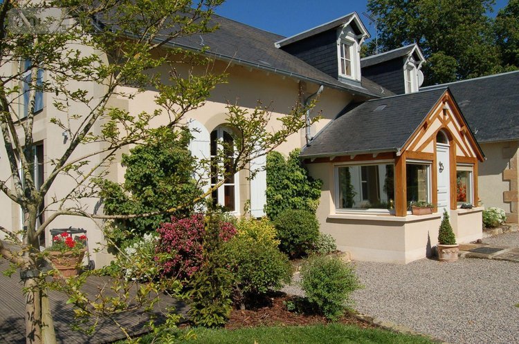 propriete a vendre Ygrande 03160 Allier 968 m2 25 pièces 2625000 euros