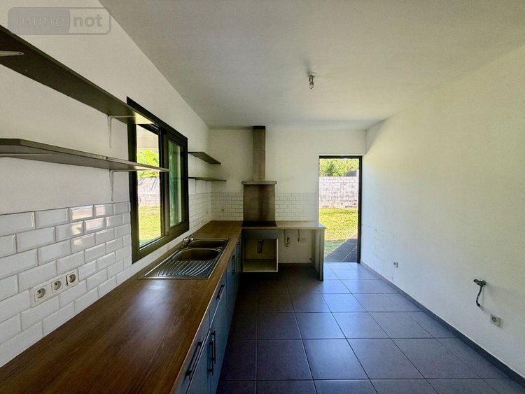 Maison a vendre Sainte-Clotilde 97490 Réunion 104 m2 4 pièces 399000 euros
