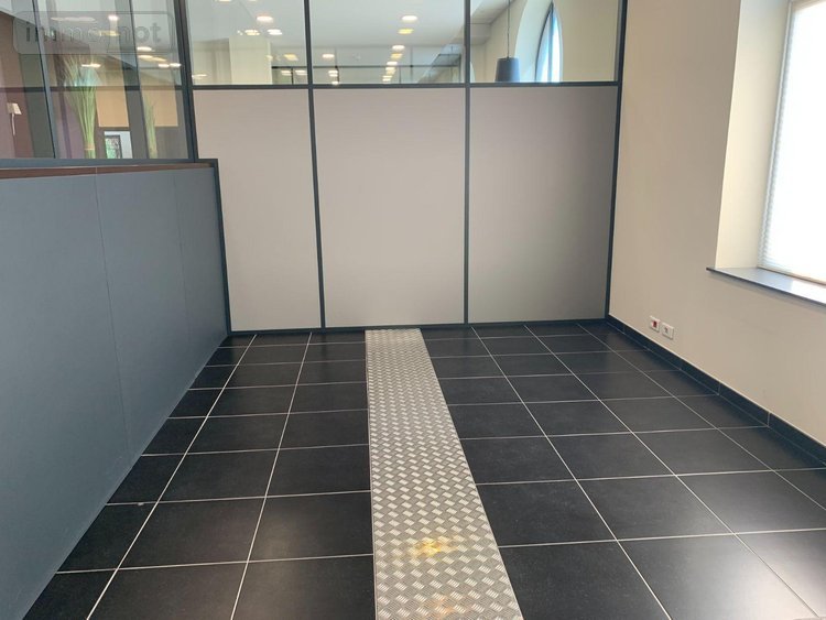 Immeuble a vendre Bailleul 59270 Nord 323 m2  621600 euros